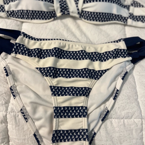EXC RARE Venus Blue And White Sale Boat  Swimsuit Bikini Top B‎ & Bottom 8 - Picture 2 of 6